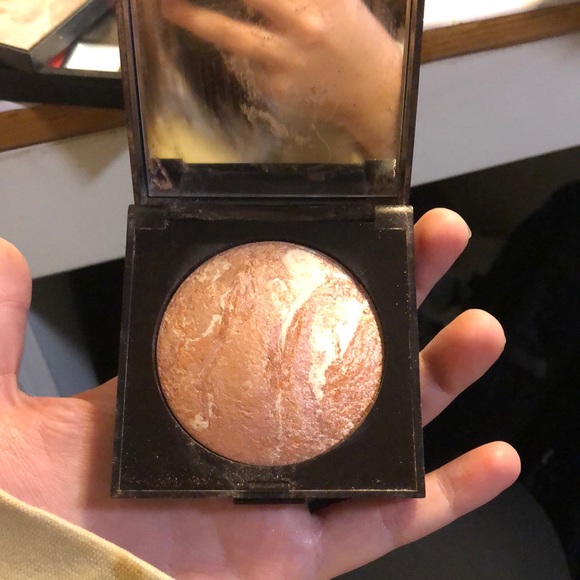 Laura Mercier highlighter - Picture 2 of 2